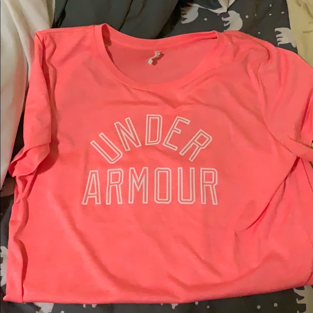 Under Armour T-shirt